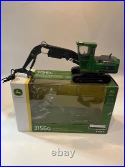 1/50 John Deere 3156G Live Heel Log Loader Prestige Collection ERTL
