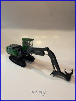 1/50 John Deere 3156G Live Heel Log Loader Prestige Collection ERTL