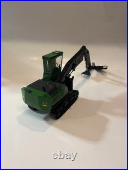 1/50 John Deere 3156G Live Heel Log Loader Prestige Collection ERTL
