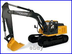 Ertl 35802A 116 John Deere Big Farm Series 200DLC Excavator with Lights & Sounds