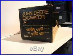 Ertl John Deere Excavator 1/16 Scale Die Cast Metal New Vintage