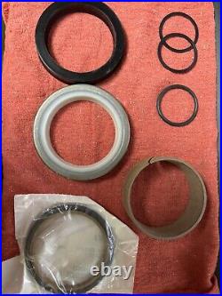 JD-RE21395 John Deere Excavator Boom Cylinder Seal Kit 690B