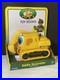 RARE-VTG-Ertl-1999-John-Deere-Kids-Eddie-Excavator-Soft-Toy-Book-18-Months-NEW-01-fe